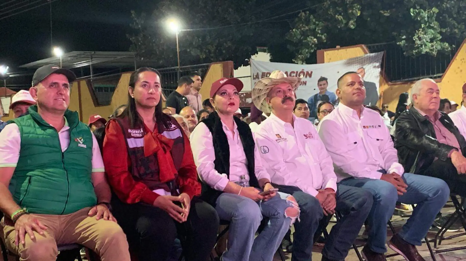 Caludia Delgadillo ve el primer debate presidencial